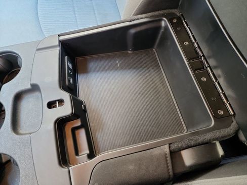 Used 2024 RAM 1500 Classic SLT image 32