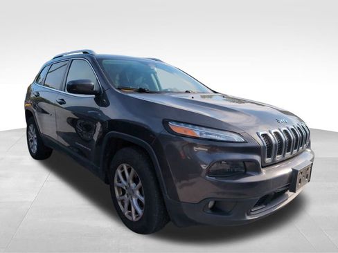 Used 2016 Jeep Cherokee Latitude w/ Cold Weather Group image 1