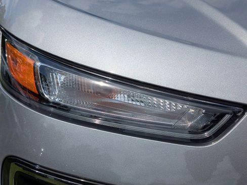 New 2025 Hyundai Venue SE image 9