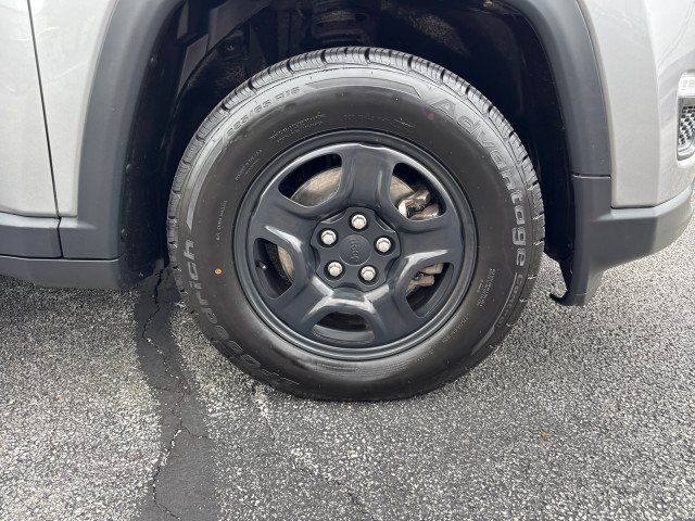 Used 2018 Jeep Compass Sport FWD image 9