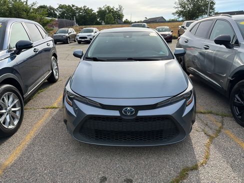 Used 2022 Toyota Corolla LE FWD image 6