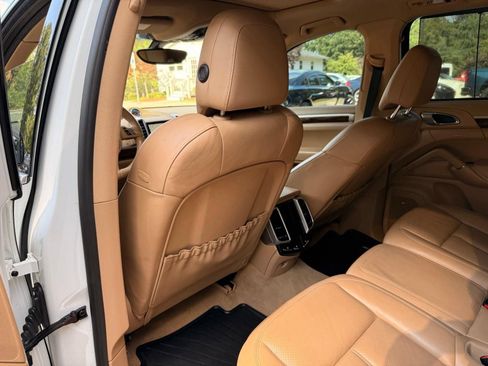 Used 2014 Porsche Cayenne AWD/4WD image 32