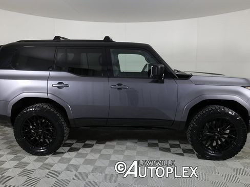 Used 2025 Lexus GX 550 image 4