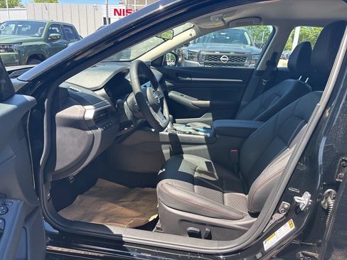 New 2026 Nissan Altima 2.5 SR FWD image 13