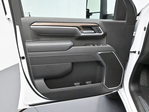 Used 2025 Chevrolet Silverado 2500 LT w/ All Star Edition image 9