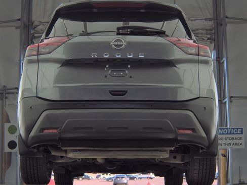 Used 2023 Nissan Rogue S image 5