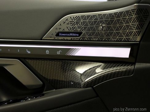 Used 2026 BMW 550e xDrive image 28