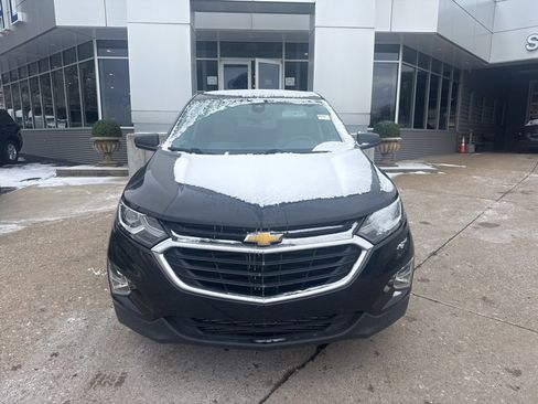 Used 2020 Chevrolet Equinox LS w/ LS Convenience Package image 2