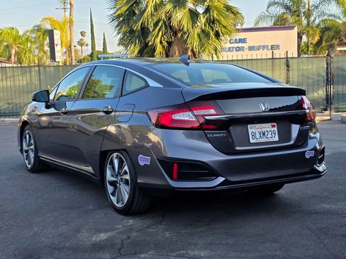 Used 2019 Honda Clarity Plug-In Hybrid image 3