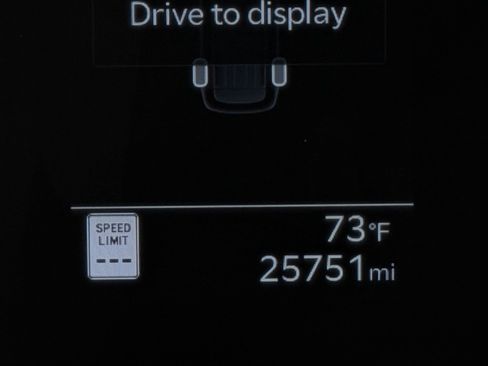 Used 2025 Kia Carnival image 15