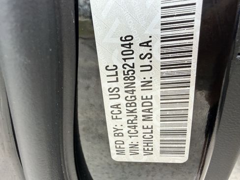 Used 2022 Jeep Grand Cherokee L Limited w/ Luxury Tech Group II image 3