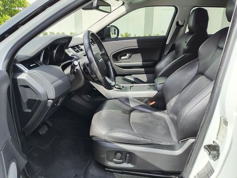Used 2017 Land Rover Range Rover Evoque SE image 10