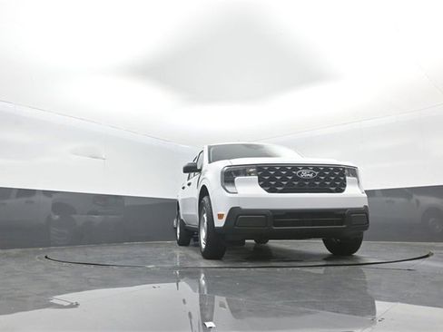 New 2025 Ford Maverick XL image 24