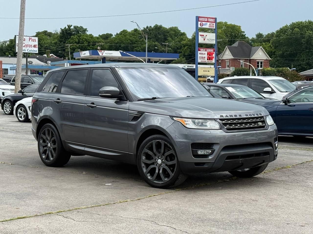 Used 2016 Land Rover Range Rover Sport SE AWD/4WD image 3