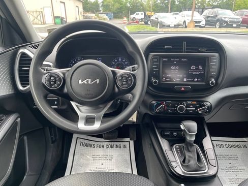 Used 2022 Kia Soul LX w/ Technology Package FWD image 22