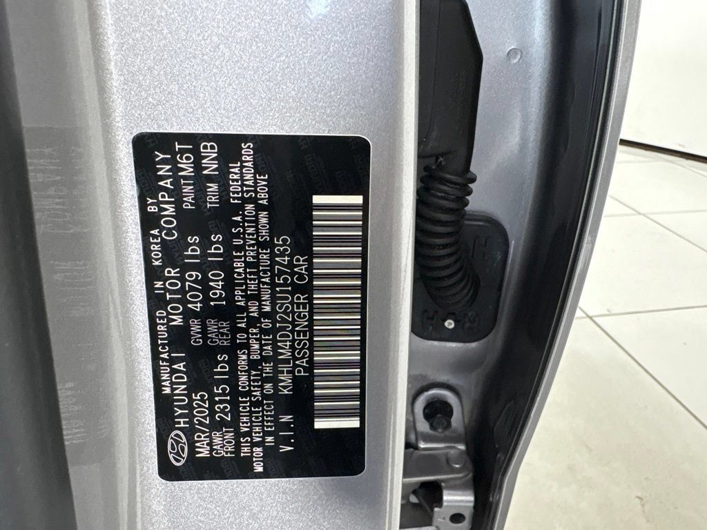 New 2025 Hyundai Elantra SEL FWD image 10