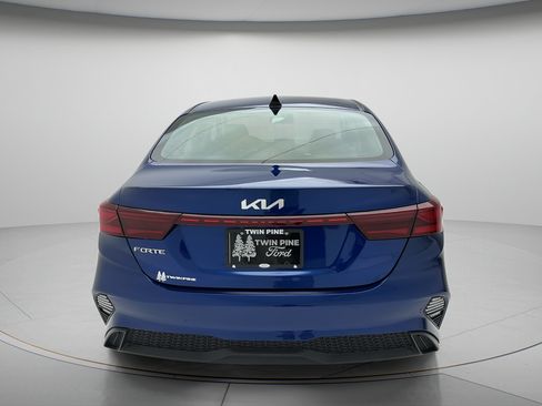 Used 2023 Kia Forte LXS FWD image 7