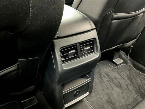 Used 2024 Ford Edge SE image 33