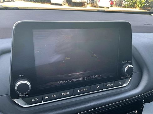Used 2022 Nissan Rogue SV AWD/4WD image 28