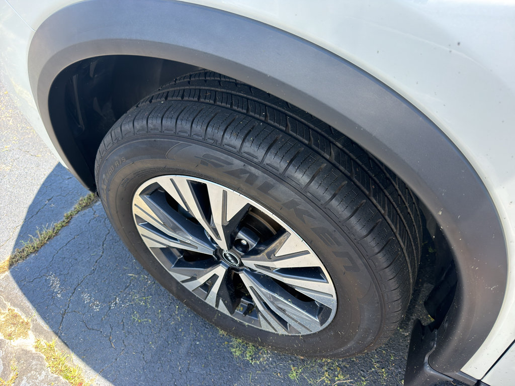 Used 2023 Nissan Rogue SV FWD image 7