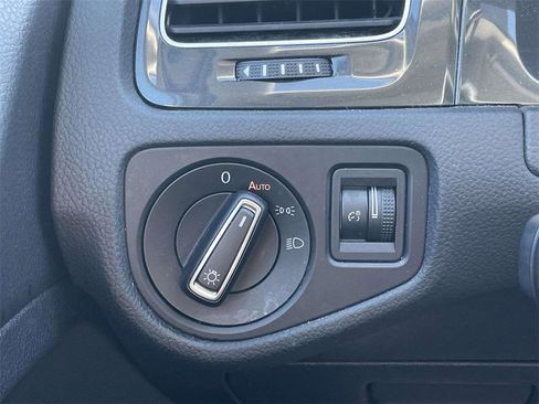 Used 2020 Volkswagen Golf 4-Door image 26