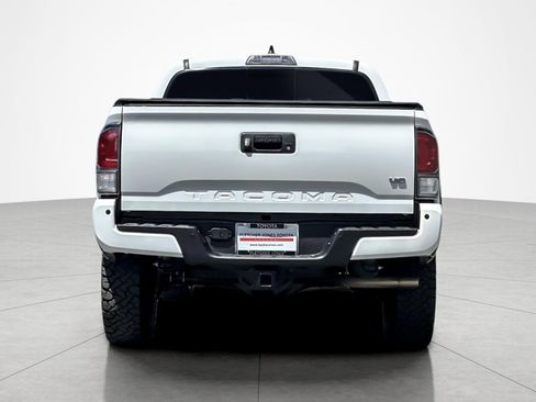 Certified 2022 Toyota Tacoma TRD Off-Road RWD image 4