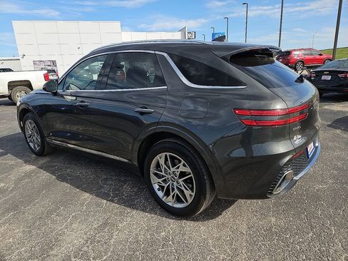 Used 2025 Genesis GV70 2.5T AWD/4WD image 4