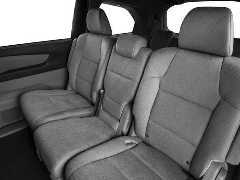 Used 2016 Honda Odyssey SE image 11