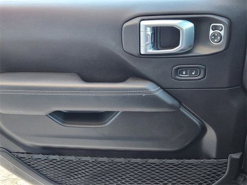 Used 2021 Jeep Wrangler Unlimited Sahara image 21