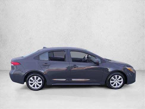 Used 2025 Toyota Corolla LE image 4