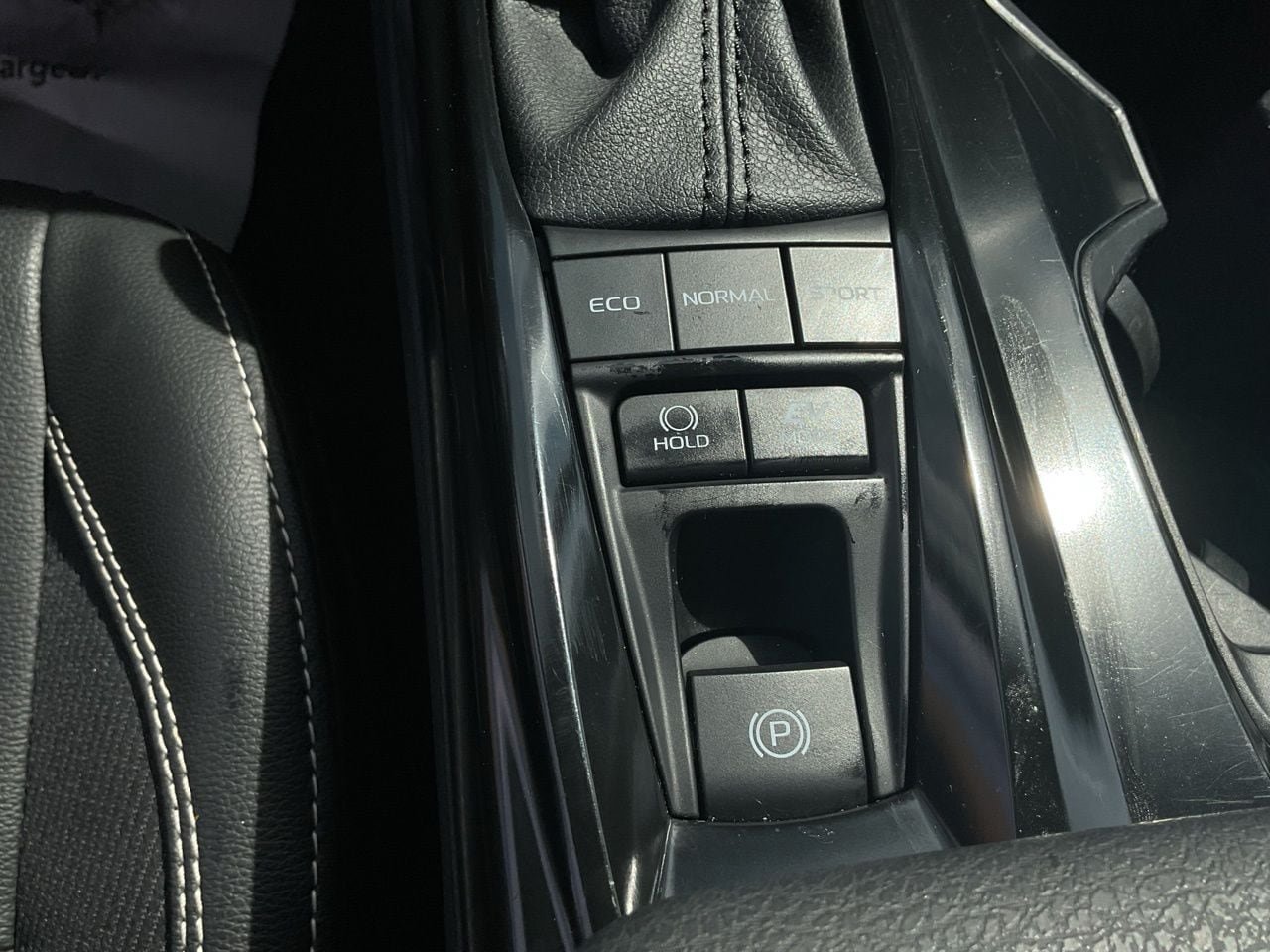 Used 2025 Toyota Camry SE FWD image 25