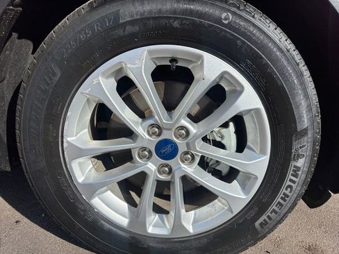 Used 2020 Ford Escape SE image 22