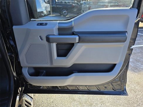 Used 2016 Ford F150 XLT w/ Equipment Group 302A Luxury image 31