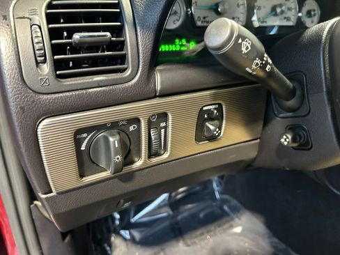 Used 2004 Ford Thunderbird image 20