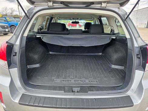 Used 2010 Subaru Outback 2.5i Premium AWD/4WD image 21