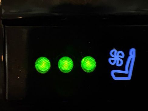 Used 2020 Toyota Highlander Platinum image 13