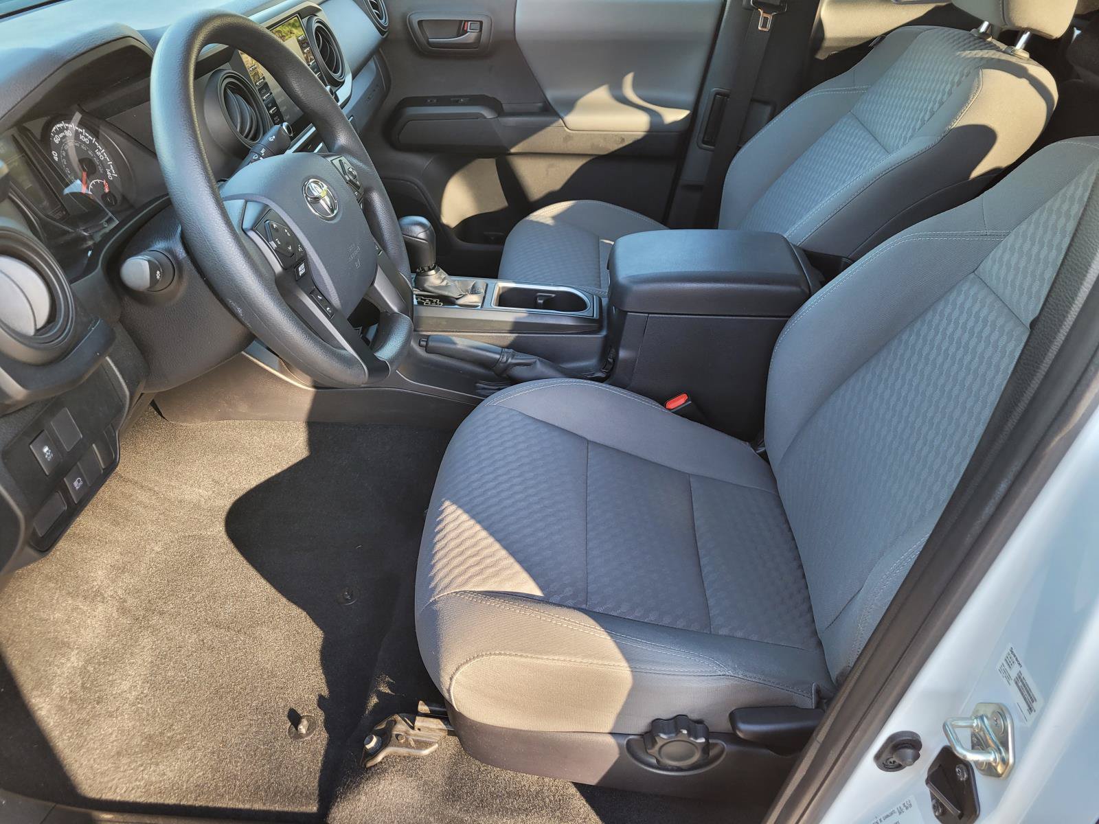 Used 2020 Toyota Tacoma SR RWD image 3