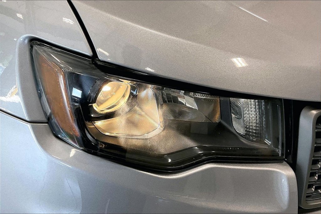 Used 2019 Jeep Grand Cherokee Trailhawk AWD/4WD image 32