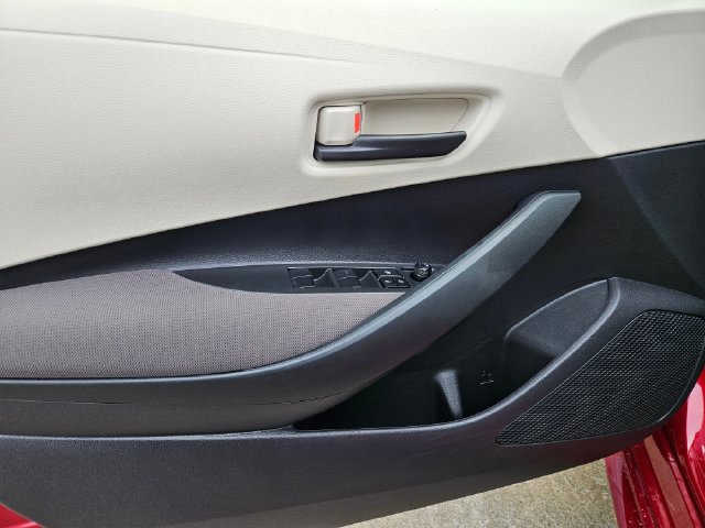 Used 2022 Toyota Corolla LE FWD image 19