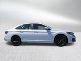 Used 2024 Volkswagen Jetta SE image 2