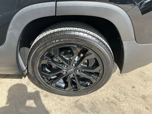 Used 2021 GMC Terrain SLE w/ Elevation Edition FWD image 9