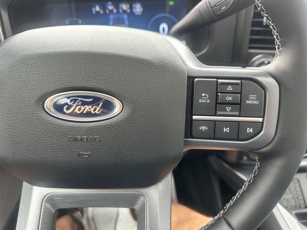 Used 2025 Ford F250 Lariat w/ Lariat Ultimate Package AWD/4WD image 26