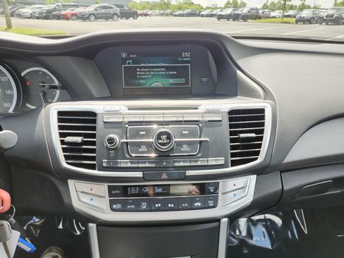 Used 2015 Honda Accord LX image 21