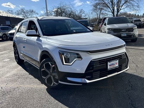 New 2025 Kia Niro EX Touring image 36