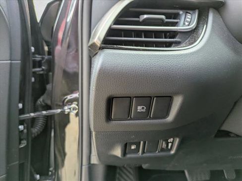 Used 2022 Toyota C-HR Limited image 13