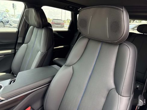 New 2026 Cadillac Lyriq Signature Luxury w/ LPO, Floor Liner Package RWD image 25