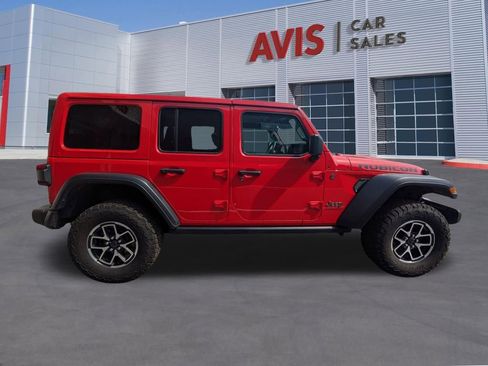Used 2025 Jeep Wrangler Unlimited Rubicon w/ Convenience Group AWD/4WD image 5