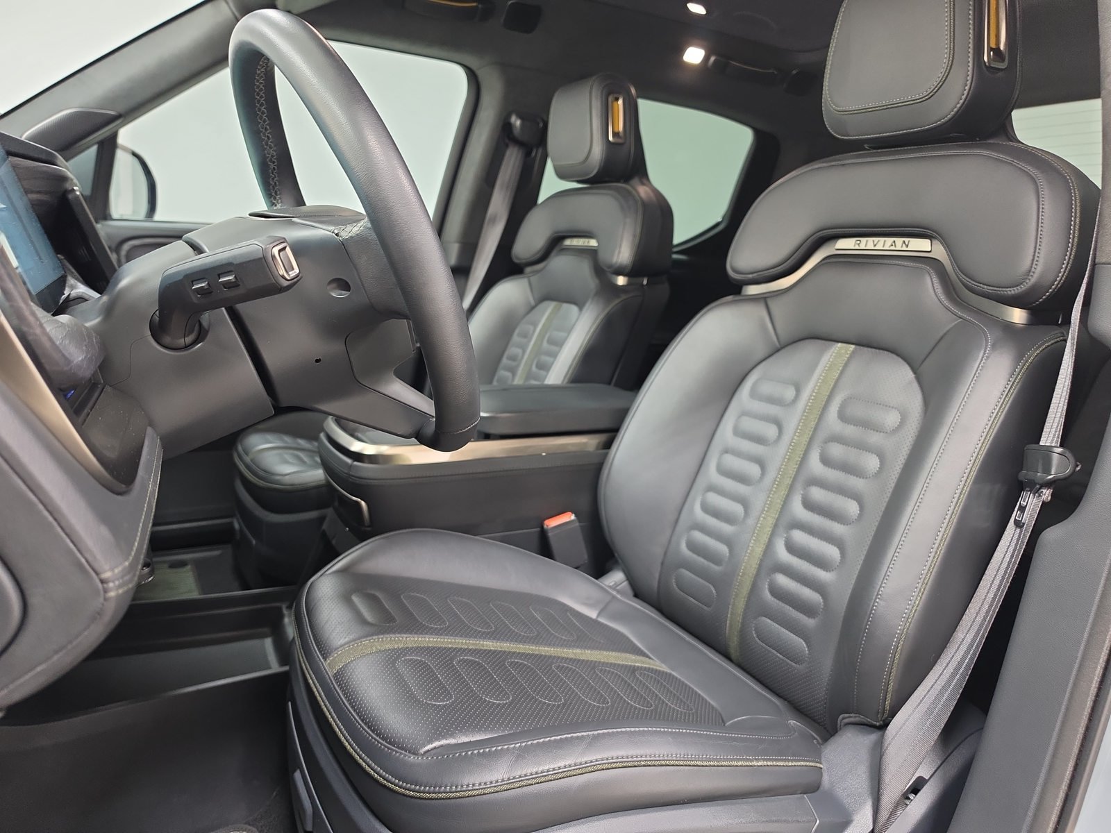 Used 2022 Rivian R1T Adventure AWD/4WD image 20