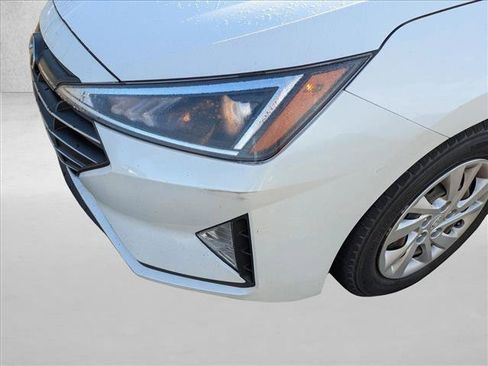 Used 2019 Hyundai Elantra SE w/ Cargo Package FWD image 9