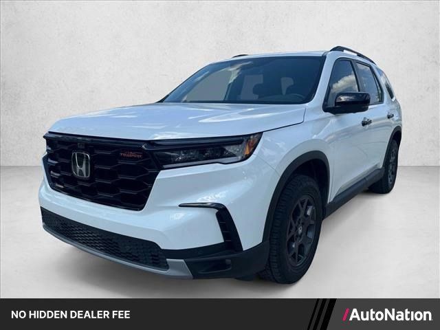 Used 2024 Honda Pilot TrailSport image 1